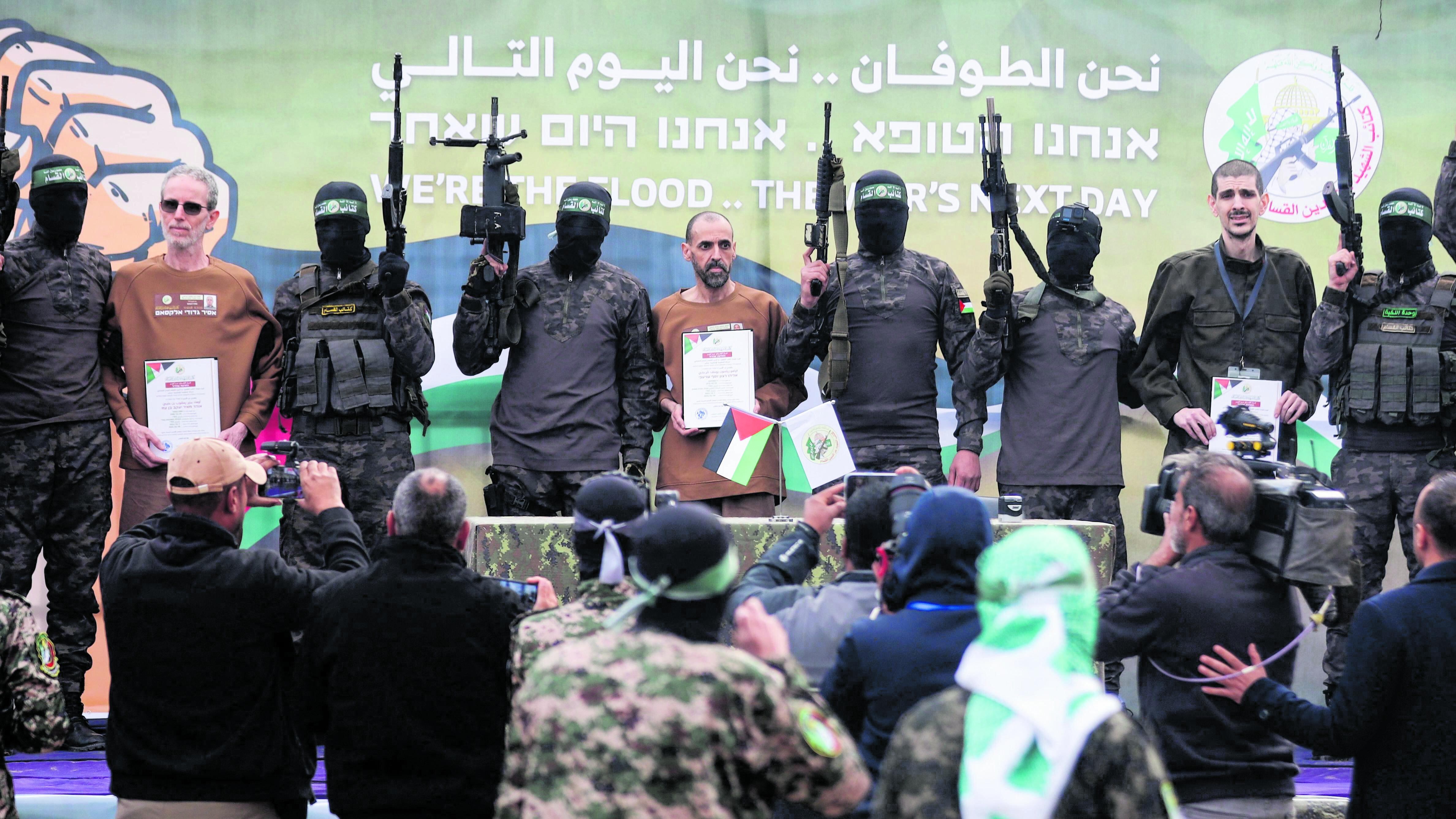 Ostaggi come reduci della Shoah. Ma Hamas: "Tregua in pericolo"