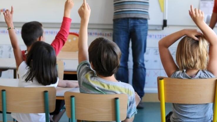 Vercelli, sospesa maestra d’asilo: insulti e violenze sui bimbi