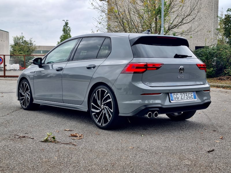 Volkswagen Golf GTD: guarda la gallery della compatta sportiva diesel 10