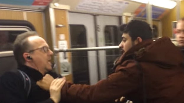 Rissa in metropolitana, immigrati molestano una ragazza e attaccano due pensionati