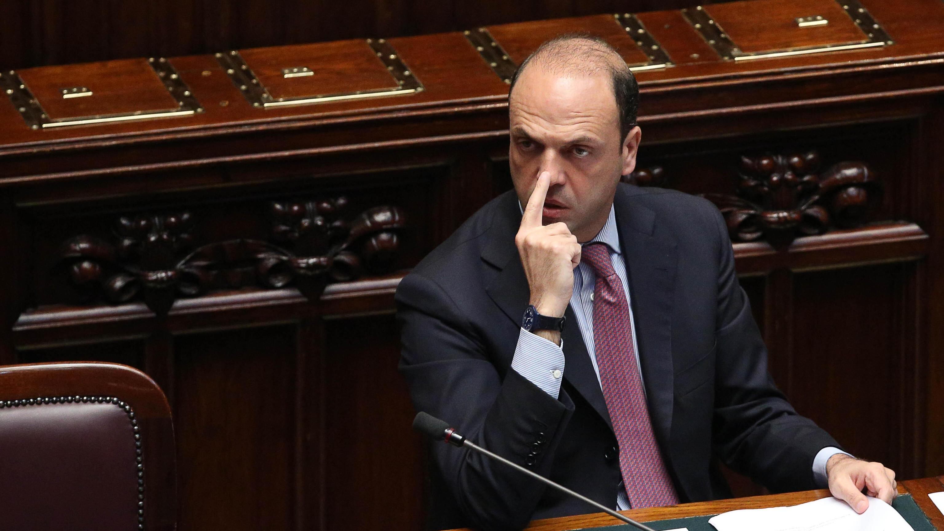 Alfano: "Non prevalgano gli estremismi o sarò diversamente berlusconiano"