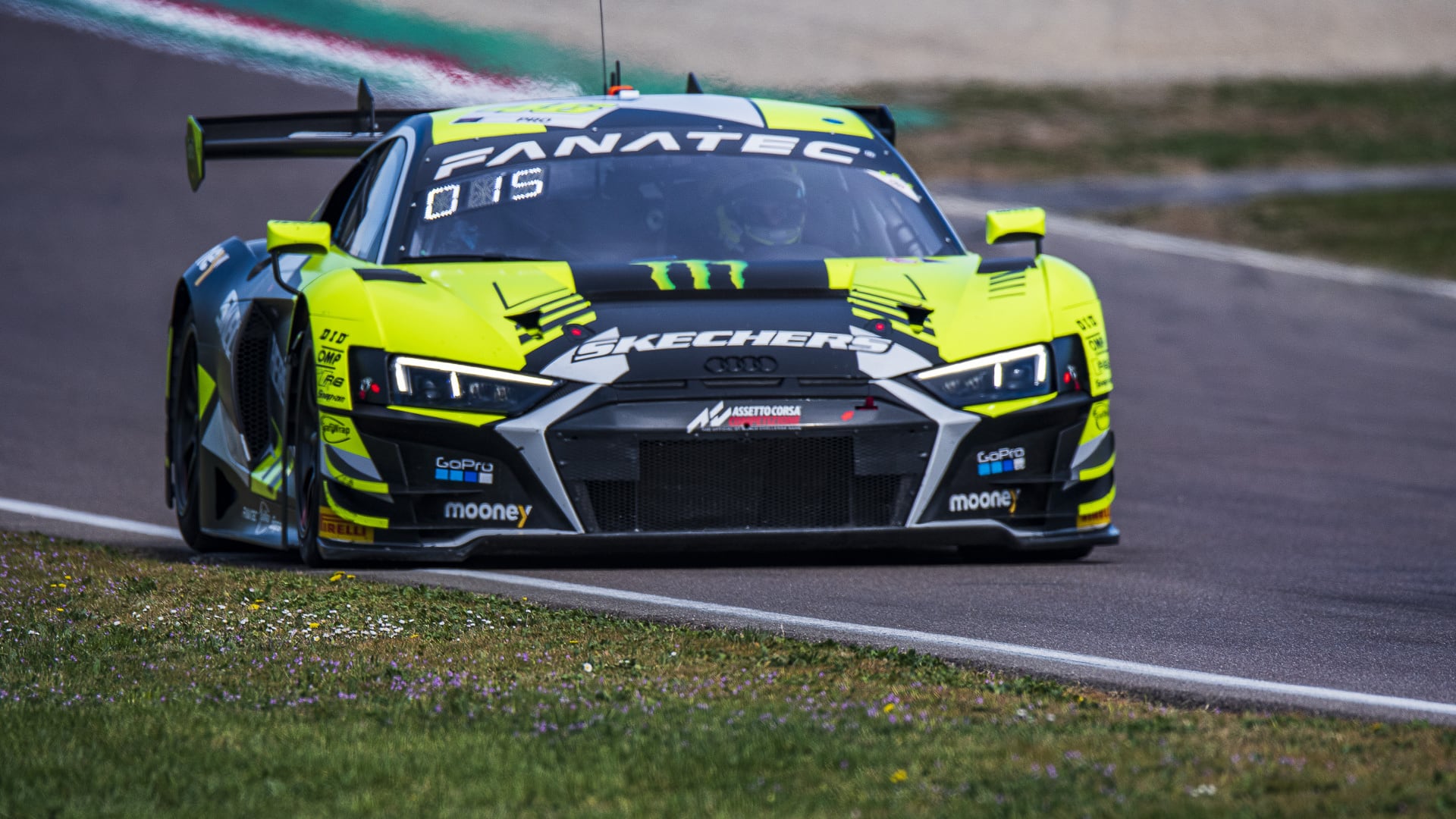 Valentino pilota ci ha già preso gusto. Ed è bagno di folla