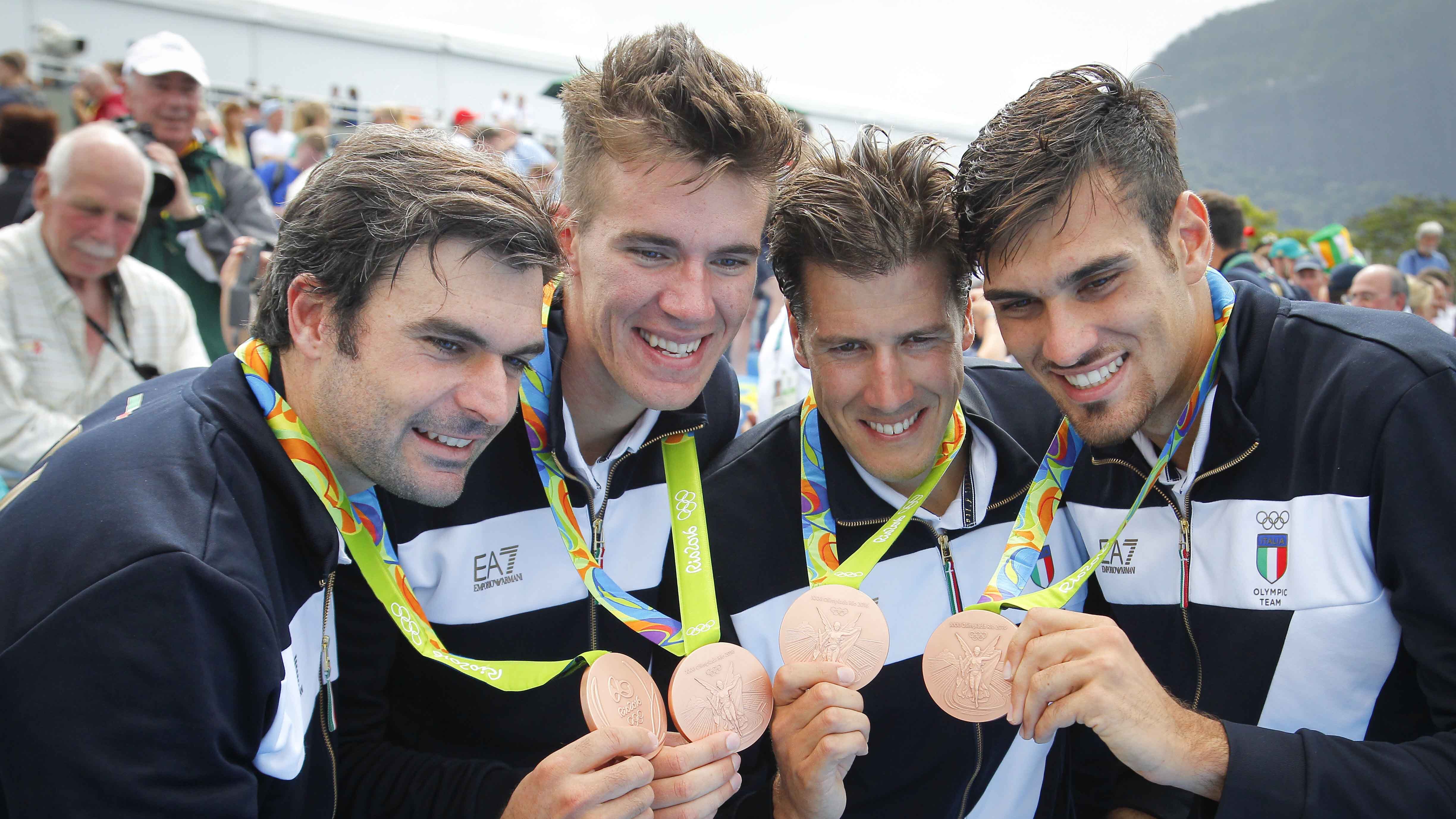 4 senza di bronzo: stipendio a casa Vicino