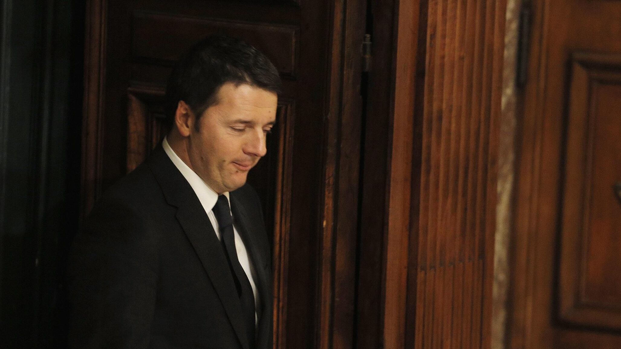 Il premier corteggia le famiglie: nessuno ci crede, taglio le tasse