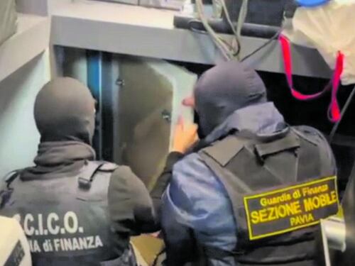 Comasina, scoperto un bunker in casa del narcos erede dei Flachi