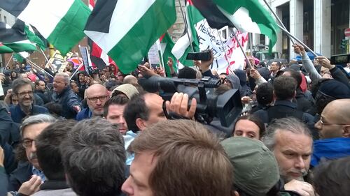 Tensioni al corteo di Milano 4