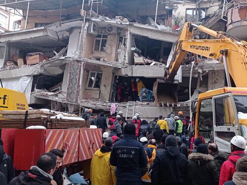Terremoto al confine tra Turchia e Siria: le immagini del disastro