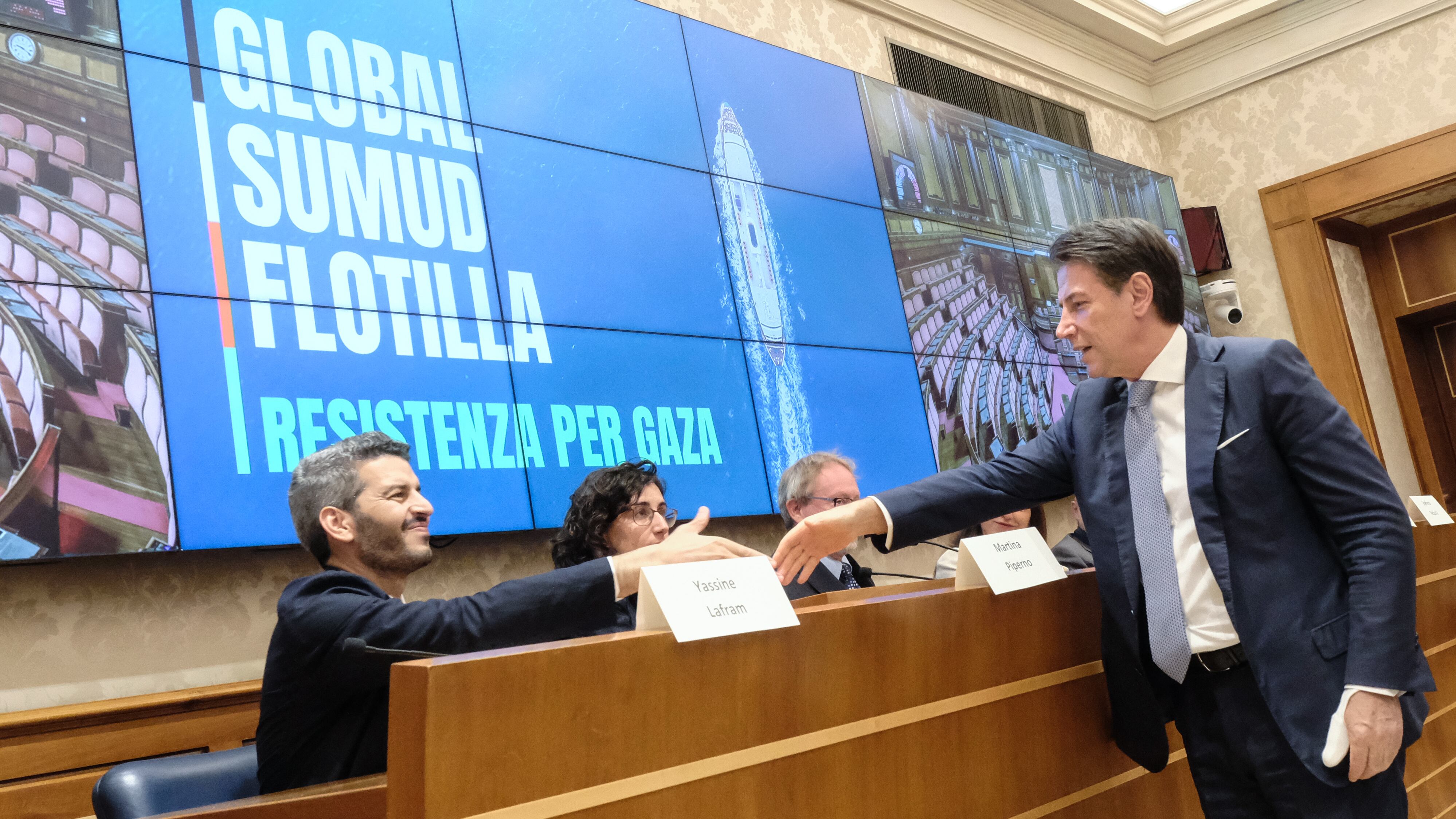 La sinistra si imbarca con la Flotilla