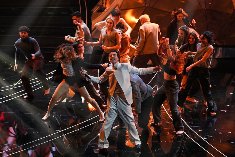 Sanremo 2024: ecco il look della prima serata del Festival di Diodato 5