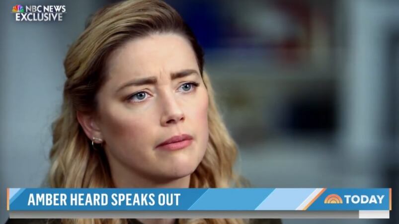 Dopo la sconfitta, Amber Heard cambia registro: "Amo Johnny Depp"