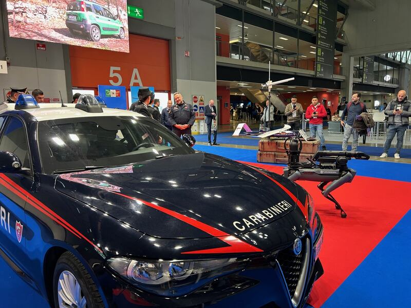 Sicurezza 2025-robot Carabinieri