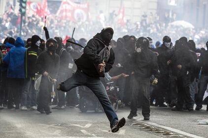 Scontri e cariche a Roma 1