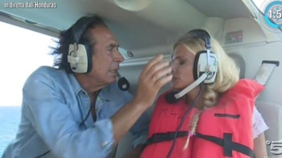 Isola dei Famosi, Giucas Casella ipnotizza in diretta Francesca Cipriani