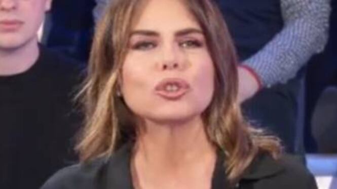 Paola Perego punge Michelle Hunziker: "È fredda come un gelato"