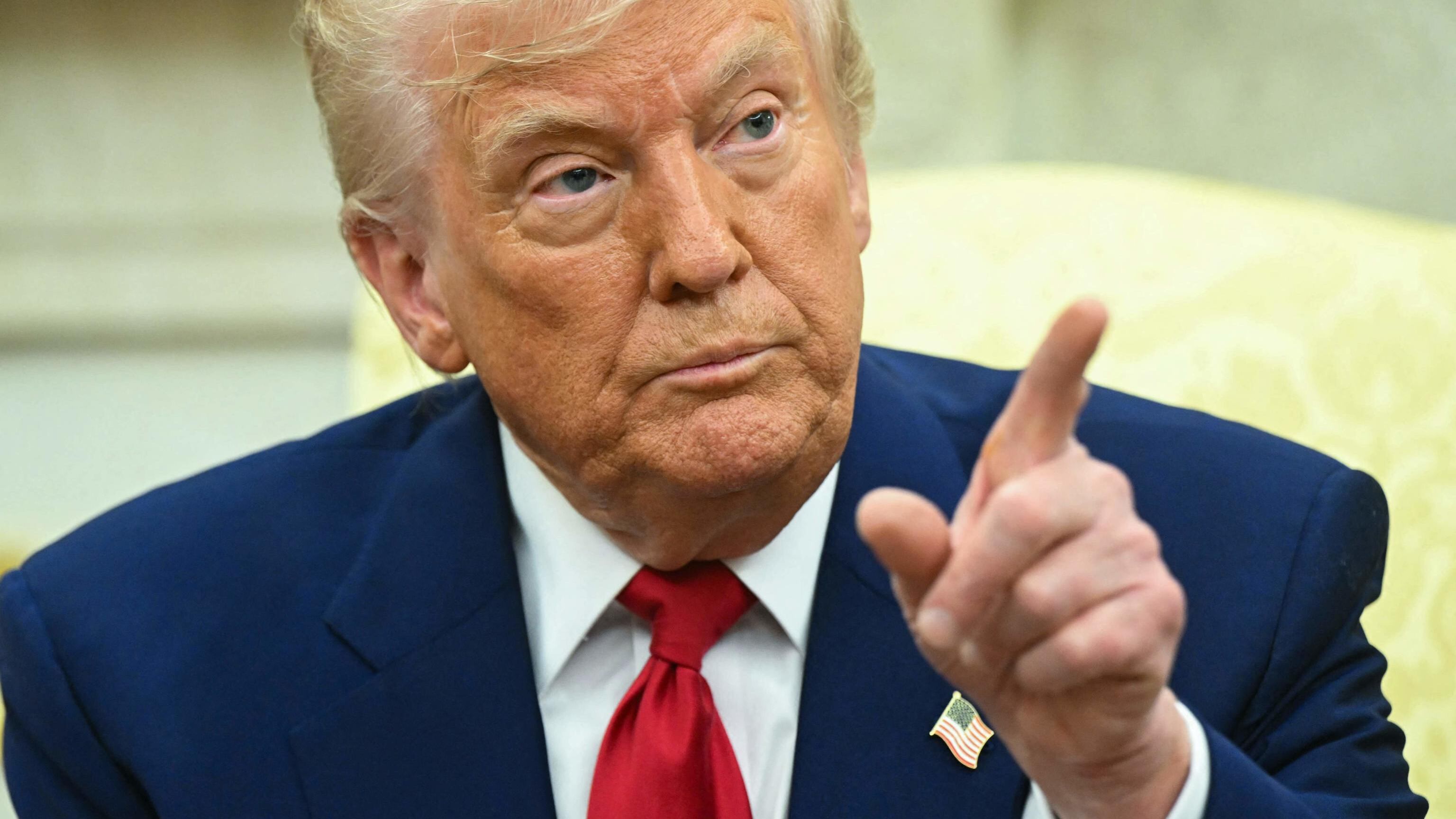 Trump agli americani: "Non siate deboli". Il pasticcio della tregua
