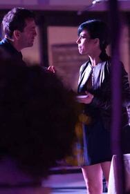 Dolcenera sexy in minigonna sulla Versilia notturna 5