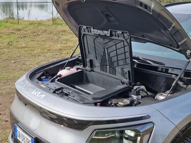 Kia Niro EV 2024: guarda la gallery del crossover elettrico. Tanta autonomia e spazio a bordo 9