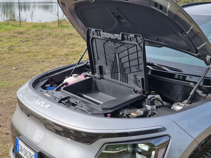 Kia Niro EV 2024: guarda la gallery del crossover elettrico. Tanta autonomia e spazio a bordo 9