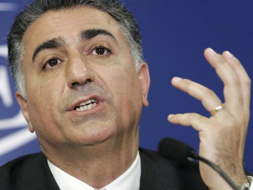 Reza Pahlavi chiama lo sciopero generale: “Prepariamoci a difendere i centri cittadini”