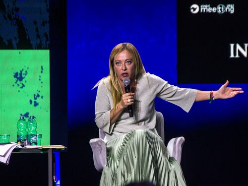 Meloni "rigassifica" Fdi, parcheggi moto a pagamento e Balocco: quindi, oggi...