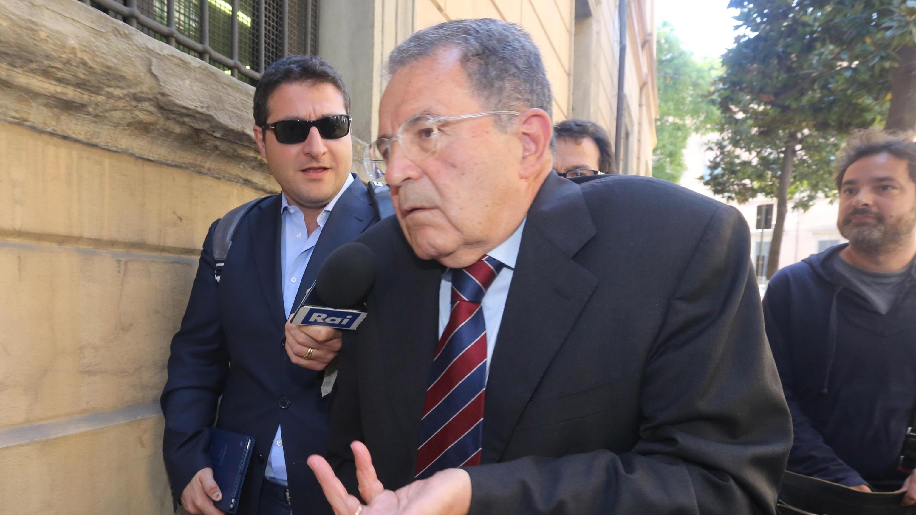 Compravendita senatori, Prodi spegne la polemica: "Non sapevo nulla"