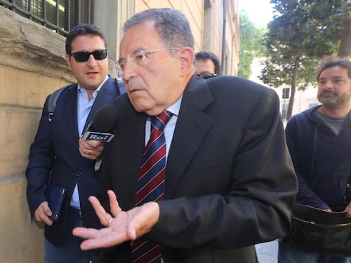 Compravendita senatori, Prodi spegne la polemica: "Non sapevo nulla"