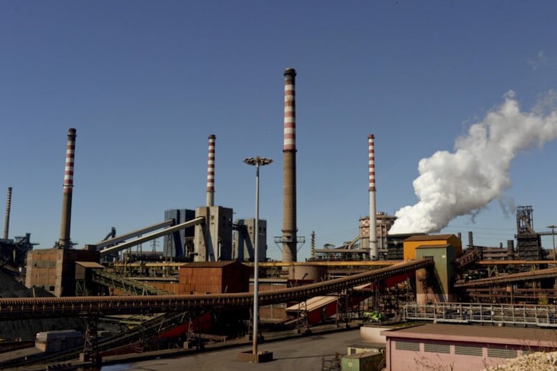 L’ex-Ilva rischia di chiudere entro tre mesi