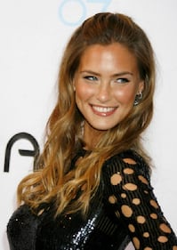 Bar Refaeli, sexy sposa per il migliore amico 24