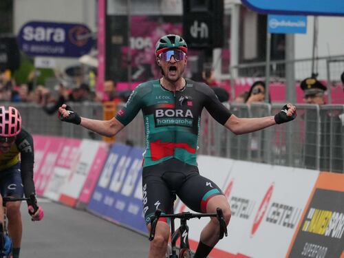 Sorpresa al Giro: Armirail in rosa, vince ancora Denz