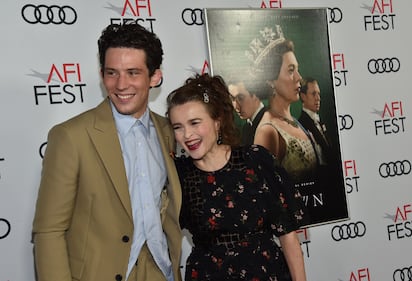 The Crown, il cast sul red carpet: foto 7
