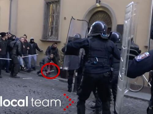 Carabiniere pestato, solidarietà antifascista: "Hanno fatto bene"