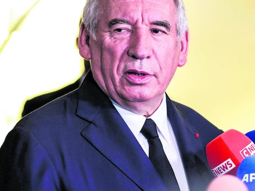 Emergenza economica nell’agenda francese. Il deficit fa paura: il governo rischia sui tagli