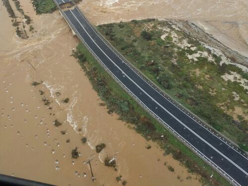 Maltempo al Nord-Ovest, la Sardegna sott'acqua: crollano ponti a Cagliari