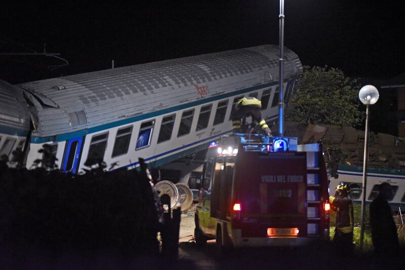 treno deraglia nel Torinese