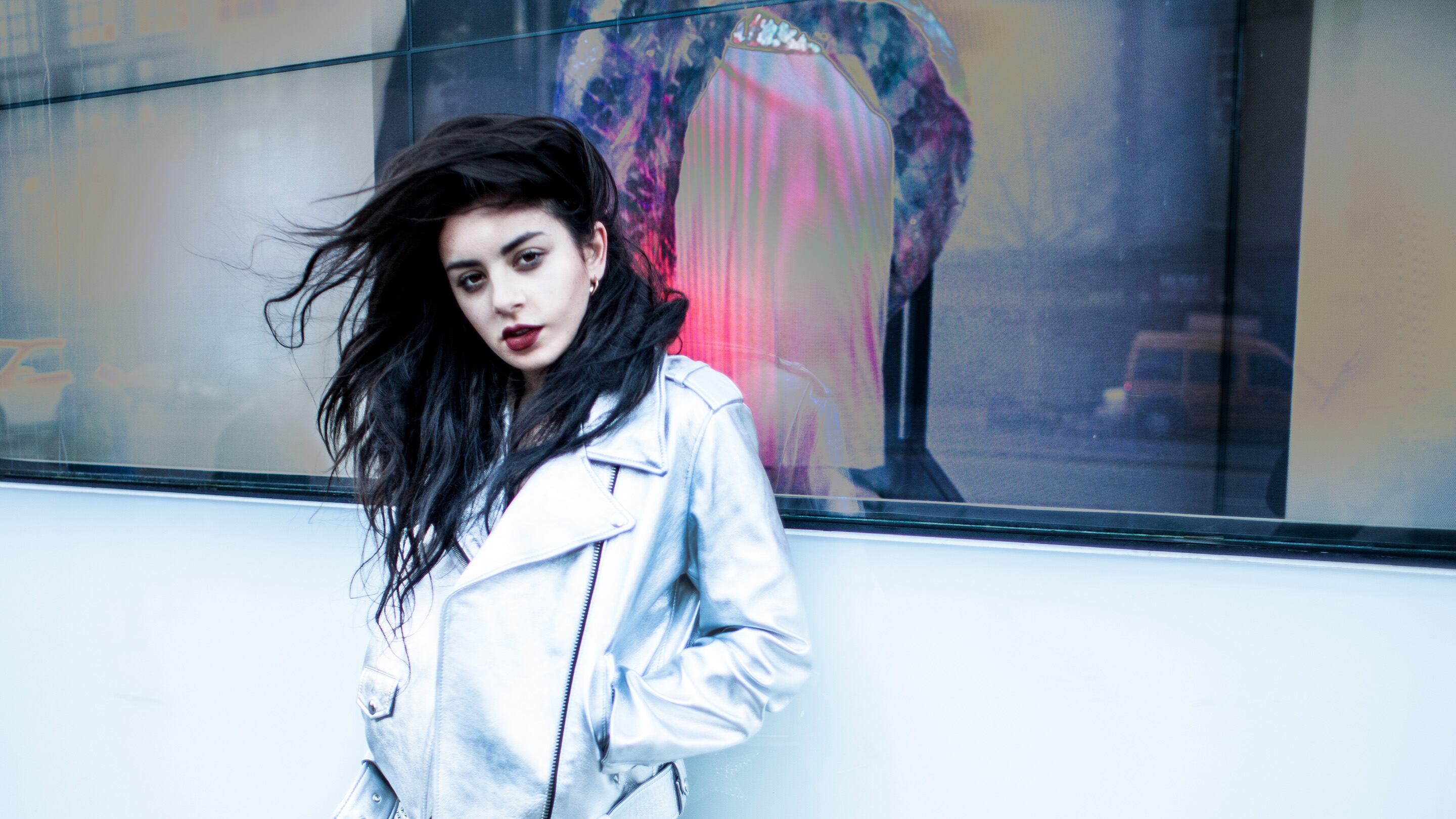Charli XCX, l'antipopstar cresciuta con i Ramones