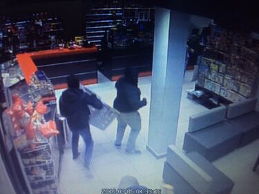 "Troppe rapine, costretti a chiudere il bar di notte": i banditi in azione 2