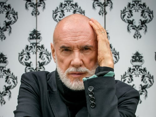 "Il rossetto? Il miglior accessorio". Diego Dalla Palma svela i suoi "trucchi"