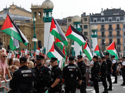 Regno Unito, Canada e Australia riconoscono la Palestina. L'ira di Netanyahu | Diretta