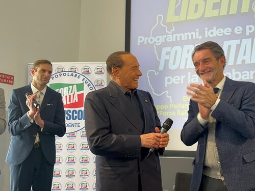"Pensioni minime a 600 euro". L'annuncio del Cav e l'appoggio a Fontana
