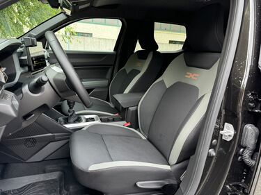 Dacia Duster 2024: guarda la gallery del SUV 4x4 mild-hybrid 15