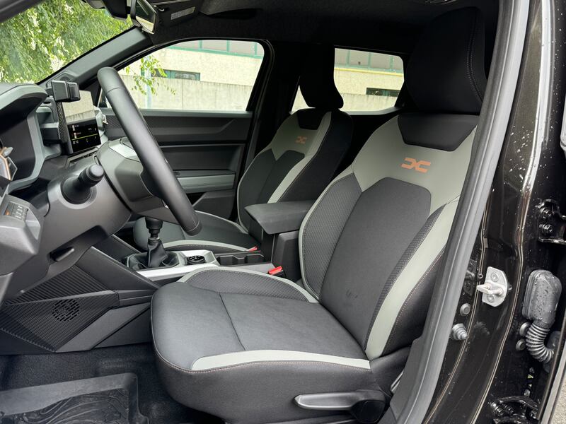 Dacia Duster 2024: guarda la gallery del SUV 4x4 mild-hybrid 15