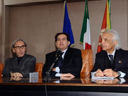 Sicilia, Battiato assessore per meno di cinque mesi