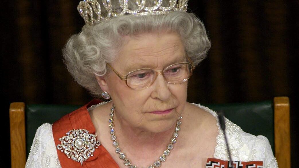 Addio a Elisabetta II, la Regina che ha attraversato due secoli