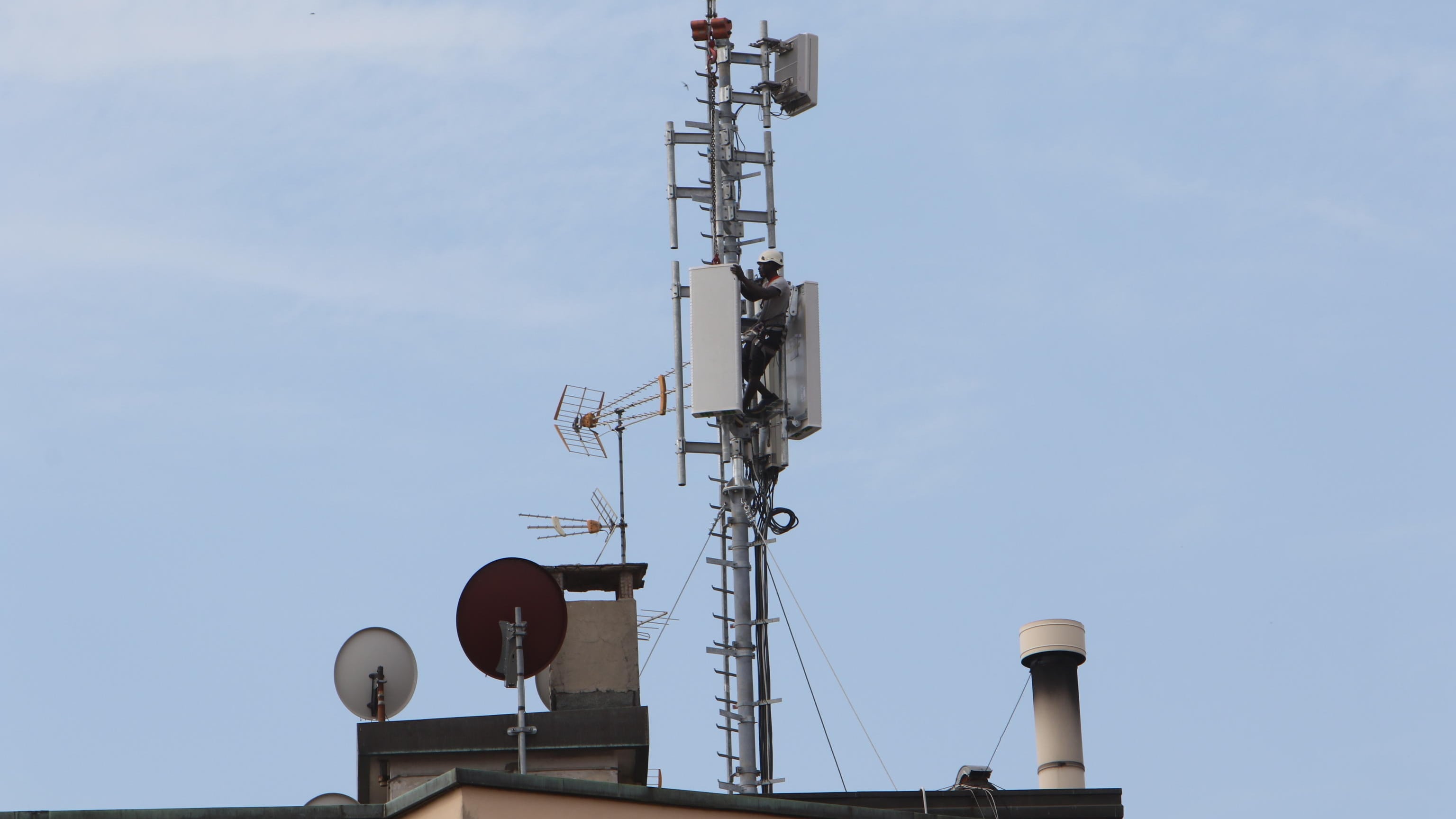 Agcom, come funziona con i rincari sulla telefonia mobile