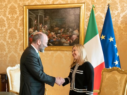 Weber, apertura a Meloni in vista delle Europee 2024