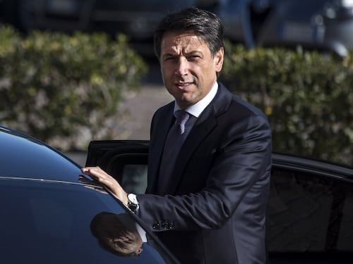 Alta tensione nel governo E Conte pensa a un partito