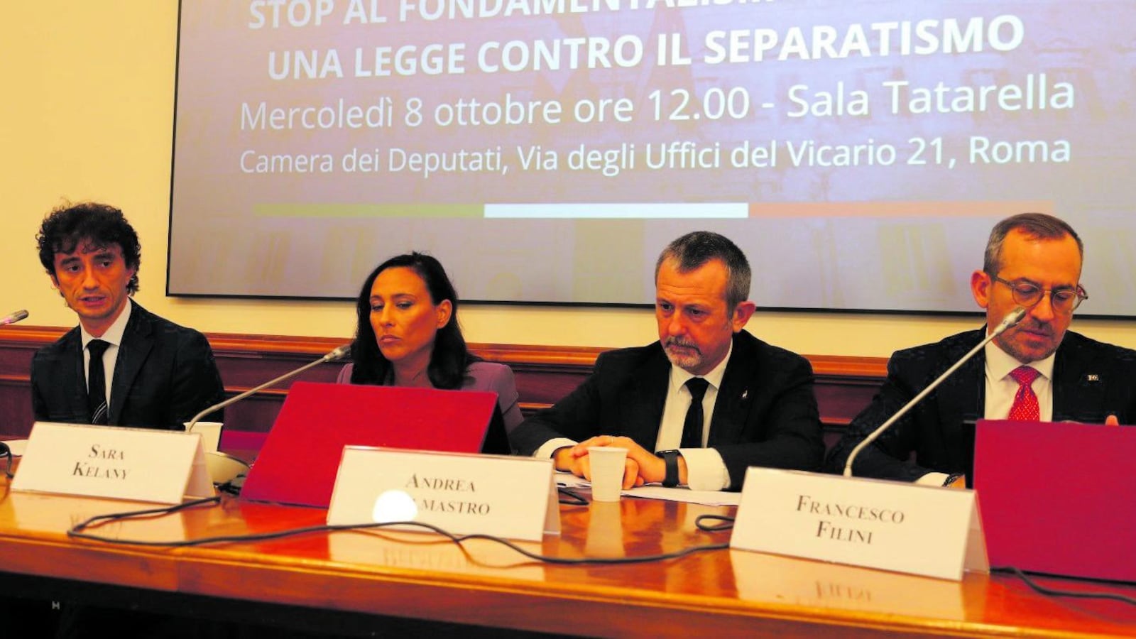"Contro il separatismo degli islamici velo integrale vietato nei luoghi pubblici"
