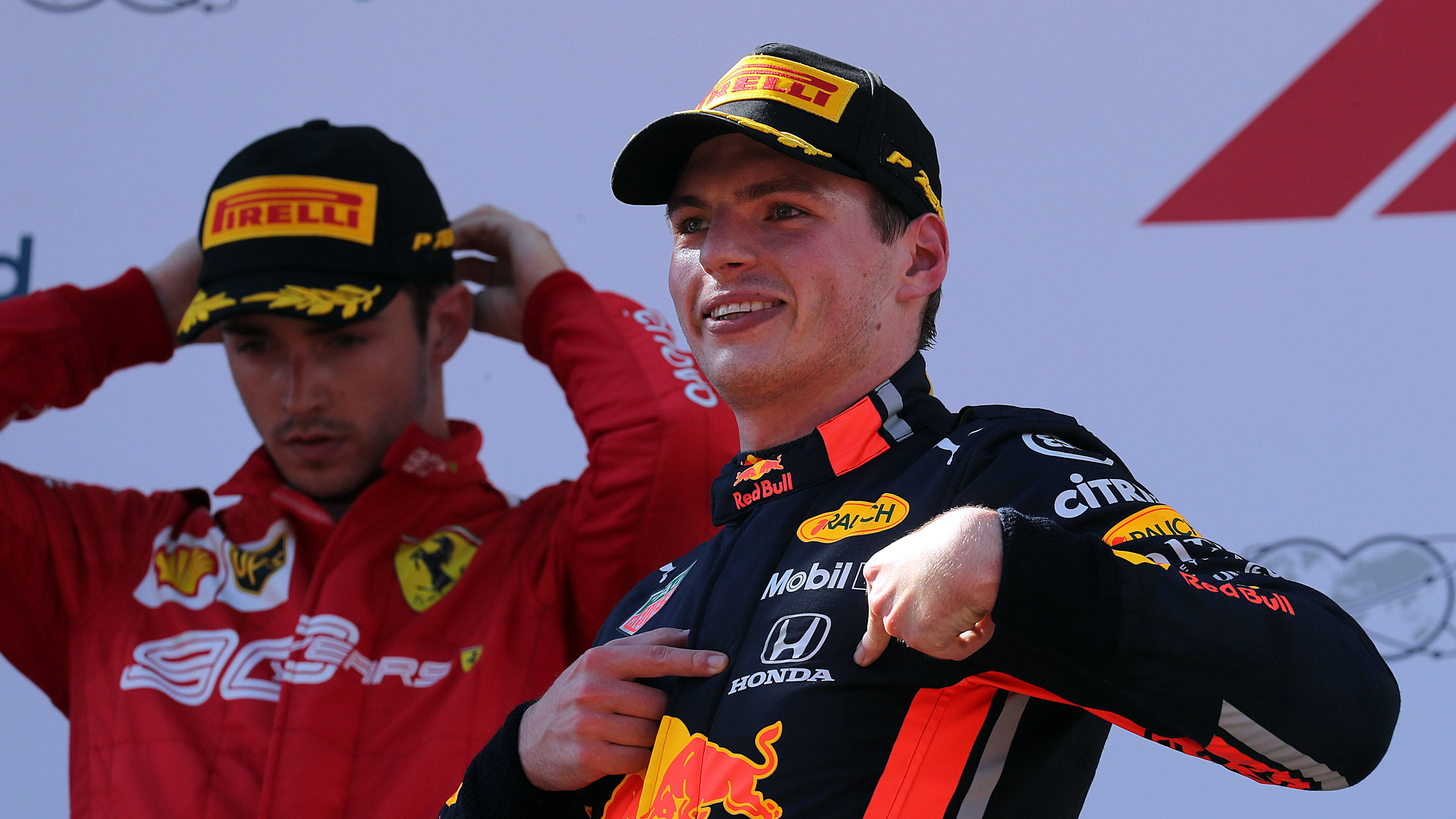 La prima pole position dell'olandese al volante. Max adesso fa paura