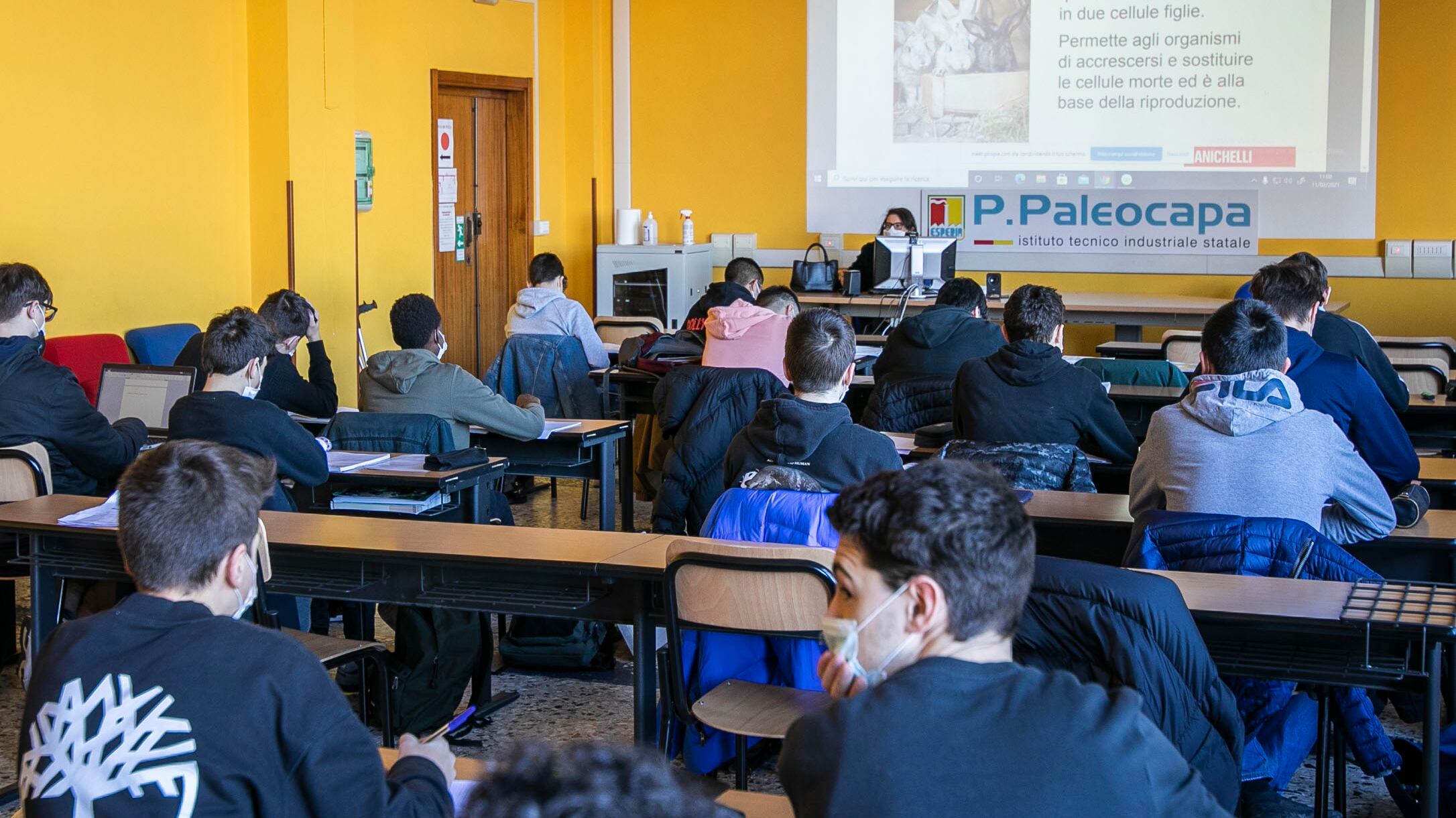 Scuola, lezioni fino al 30 giugno e maturità dal 16 giugno. "Ma esami solo orali"