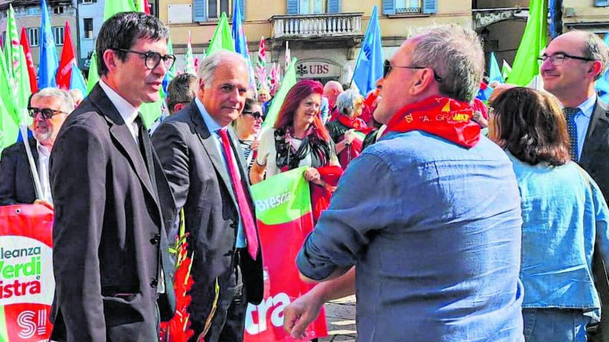 Usano la strage di Brescia come passerella elettorale
